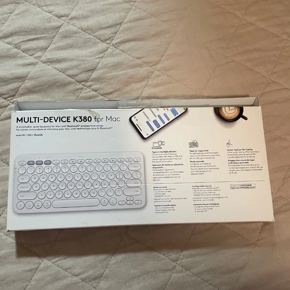 Logitech Bluetooth Keyboard and Mouse in white